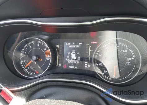 2019 Jeep Cherokee Latitude Fwd z USA, uszkodzony, nr VIN 1C4PJLCB6KD370696